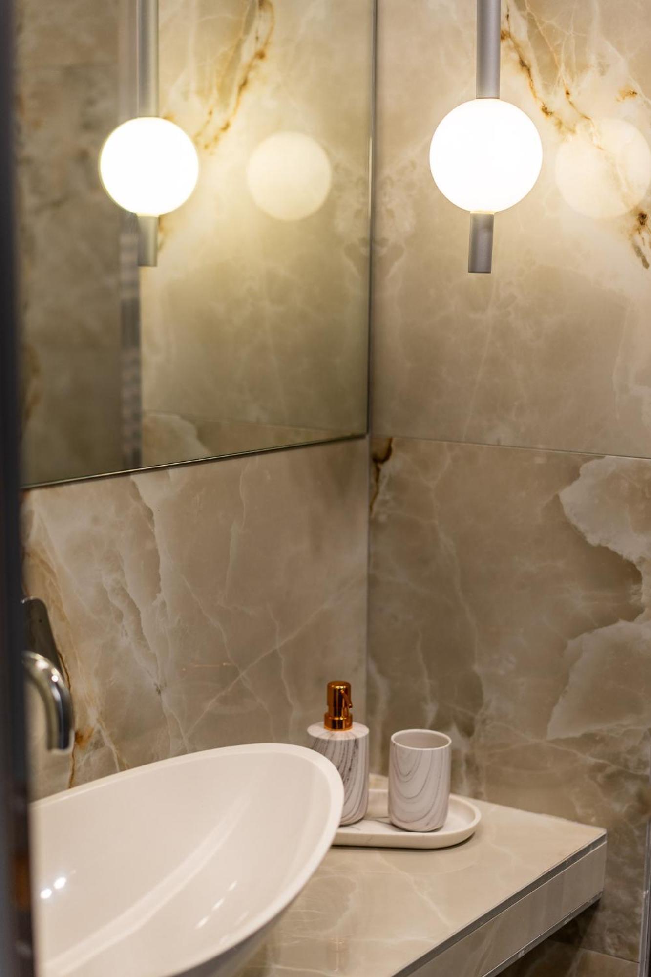 Urban Jungle Apartment เทสซาโลนิกิ ภายนอก รูปภาพ