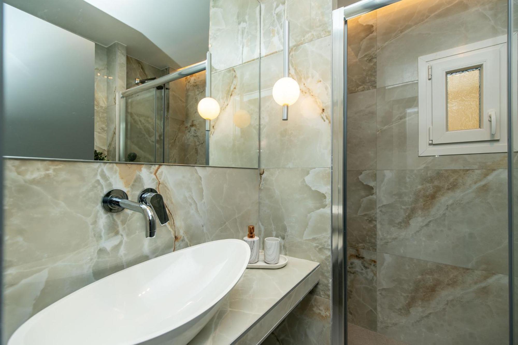 Urban Jungle Apartment เทสซาโลนิกิ ภายนอก รูปภาพ