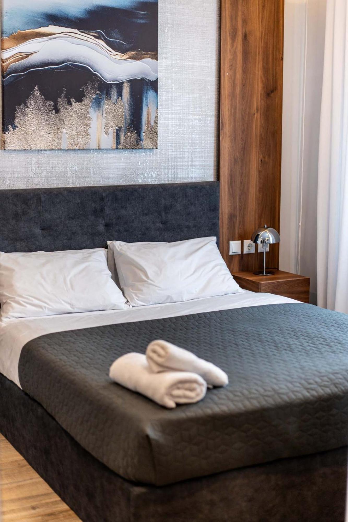Urban Jungle Apartment เทสซาโลนิกิ ภายนอก รูปภาพ